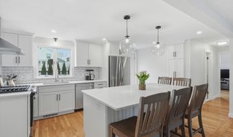 42 Matthies St, Beverly, MA 01915