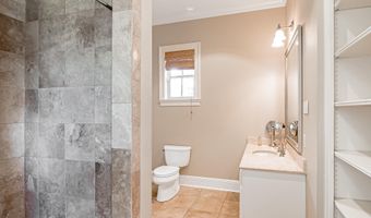 17744 Pecan Shadows Dr, Baton Rouge, LA 70810