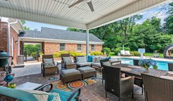 11806 E Arbor Dr, Anchorage, KY 40223