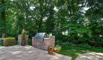 220 Lloyd Rd, Aberdeen, NJ 07747