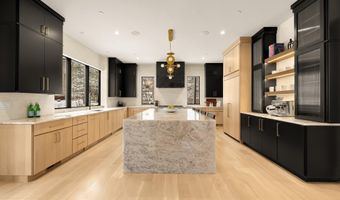 6916 CARMICHAEL Ave, Bethesda, MD 20817