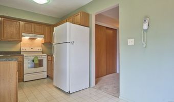 81 Ameridge Dr 81, Bridgeport, CT 06606