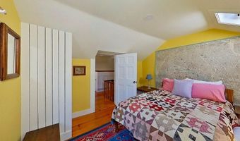 12 Sherman St, Newport, RI 02840