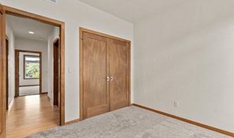 1141 E BANTA Ct, Appleton, WI 54915