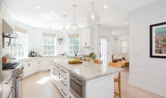 23 Catherine St, Newport, RI 02840