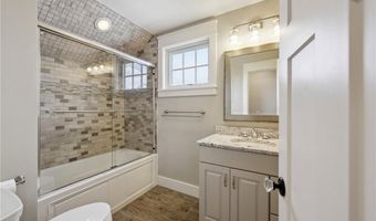 67 Caswell St, Narragansett, RI 02882