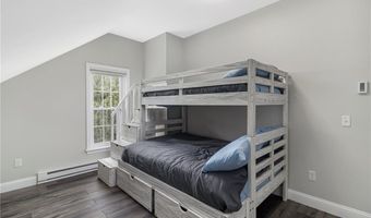 53 River Run Rd, Middletown, RI 02842