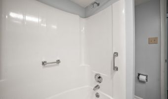 1 Marsh Harbor Dr A, Beaufort, SC 29907