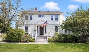 10 Eustis Ave, Newport, RI 02840