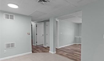 25 High St, Warwick, RI 02886