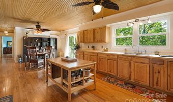 244 Mcmahon Ln, Bakersville, NC 28705