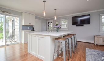 39 Grafton St, Newport, RI 02840