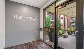 4 Pine Tree Dr 223, Arden Hills, MN 55112