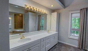 639 Lakeshore Dr, Berkeley Lake, GA 30096