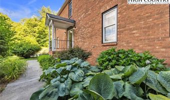 317 Dillard Dr, Jefferson, NC 28640
