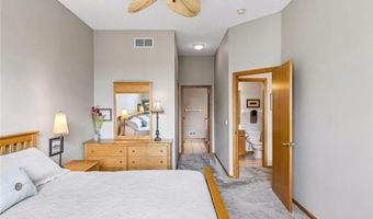 13122 Evermoor Pkwy, Apple Valley, MN 55124