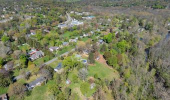 42 Crest Dr, Basking Ridge, NJ 07920