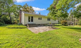 44 Williamsburg Dr, Cheshire, CT 06410
