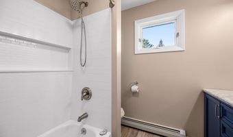 23 Lisa Dr, Barre, VT 05641