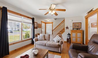 399 Trenton Ave N, Bayville, NJ 08721