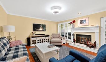740 Woodside Trails Dr 103, Ballwin, MO 63021