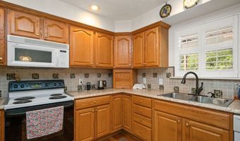 108 Lock Ln, Alum Creek, WV 25003