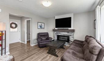 1924 17th St SE, Altoona, IA 50009