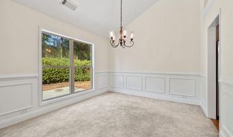 738 York View Dr, Auburn, GA 30011