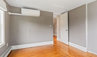 7 John St, Belfast, ME 04915