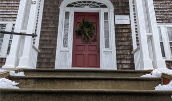 82 High St 2S, Bristol, RI 02809