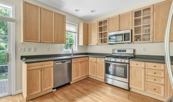 51 Faith Ln 51, Danbury, CT 06810