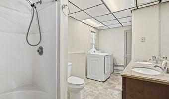 5 Pine St, Augusta, ME 04330