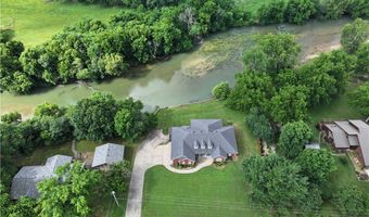 136 Riverview Dr, Anderson, MO 64831