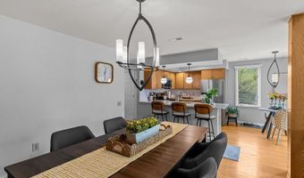 78 Valley Green Ct A, North Providence, RI 02904