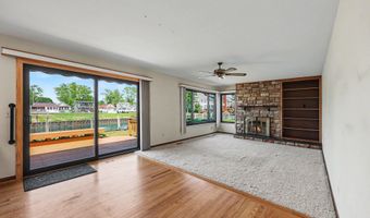 142 Channelsyde Dr, Algonac, MI 48001