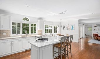 215 Watch Hill Dr, East Greenwich, RI 02818