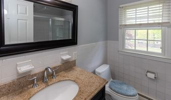 49 Kelseytown Rd, Clinton, CT 06413