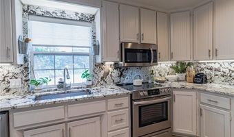 12136 Bedrock Ln, Bentonville, AR 72712