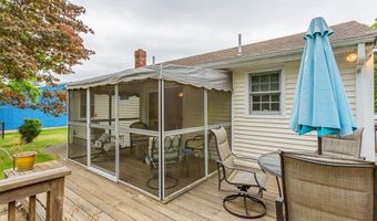 22 Bayview Ave, Berkley, MA 02779