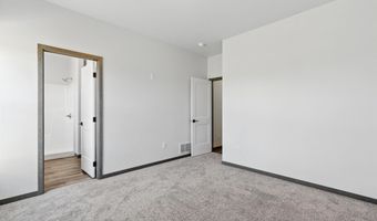 905 Bennington Dr, Box Elder, SD 57719