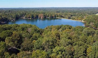 835 Lakeshore Dr NW, Berkeley Lake, GA 30096