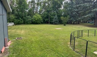415 10th St W, Bottineau, ND 58318