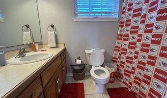 1705 Tyler Ave, Aurora, MO 65605