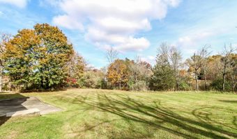 17 Alan Ave, Danbury, CT 06811