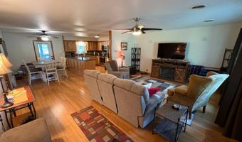 1105 Benton St, Albany, MO 64402