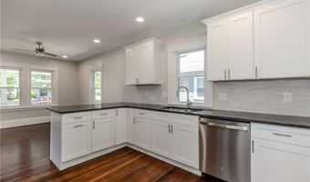 41 Wellesley Ave, North Providence, RI 02911