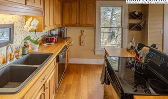 293 Buxton Rd, Blowing Rock, NC 28605