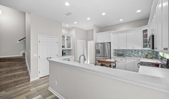 880 PARADISE Ln, Atlantic Beach, FL 32233