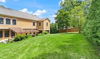 4226 40TH St N, Arlington, VA 22207