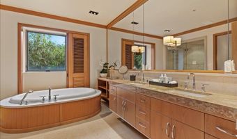 1 Bay Dr 5104, Lahaina, HI 96761